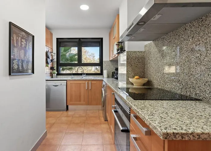 Lägenhet At Sunset Golf - Pool And Parking